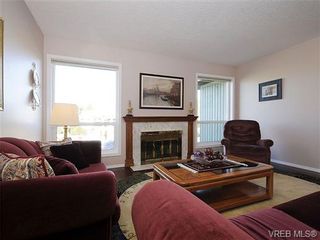 Photo 3: 2123 Ferndale Rd in VICTORIA: SE Gordon Head House for sale (Saanich East)  : MLS®# 664446