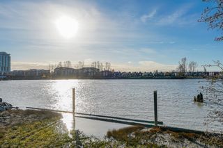 Photo 28: 1702 1 RENAISSANCE Square in New Westminster: Quay Condo for sale in "The Q" : MLS®# R2637440