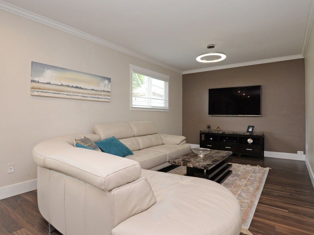 Photo 10: Photos: 3233 DUNKIRK Avenue in Coquitlam: New Horizons House for sale : MLS®# R2188270