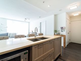 Photo 9: 1012 5665 BOUNDARY Road in Vancouver: Collingwood VE Condo for sale in "WALL CENTRE CENTRAL PARK SOUTH" (Vancouver East)  : MLS®# R2314218