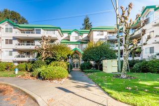 Photo 1: 105 2750 FAIRLANE Street in Abbotsford: Central Abbotsford Condo for sale in "The Fairlane" : MLS®# R2115412