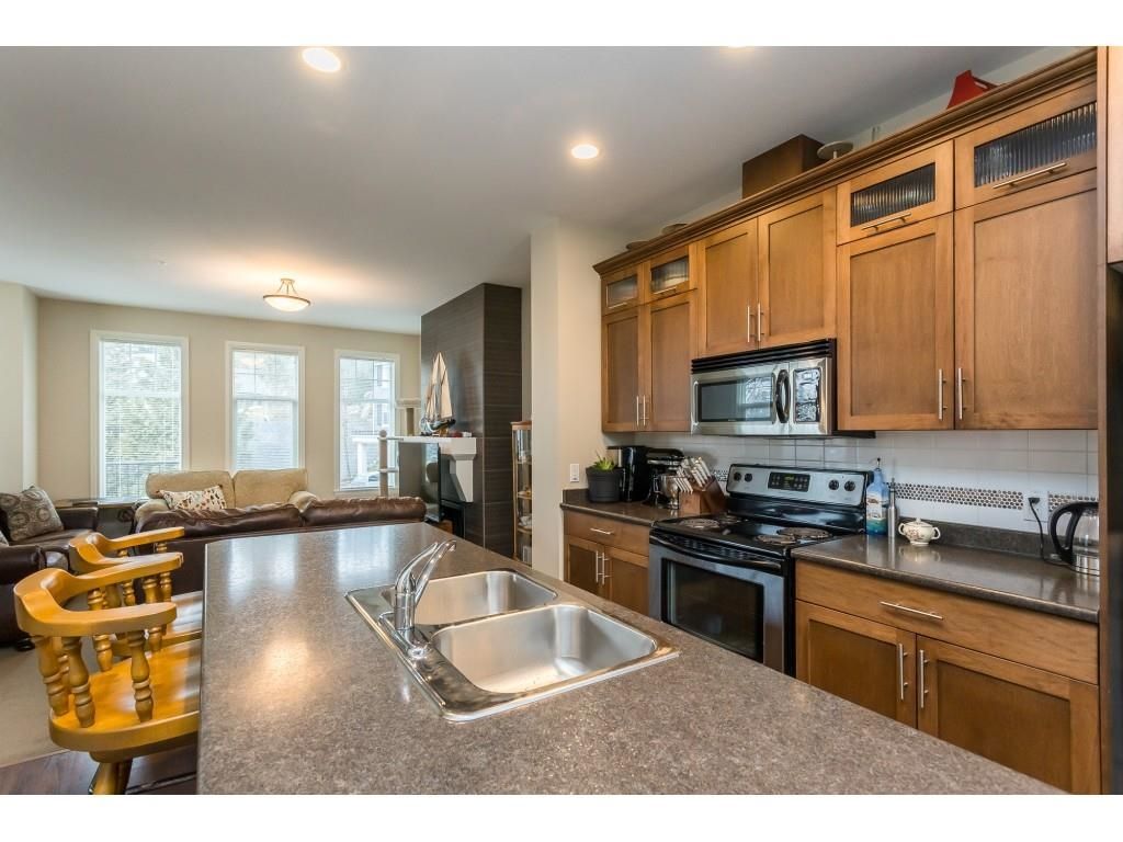 Photo 6: Photos: 10 45390 VEDDER MOUNTAIN Road: Cultus Lake Townhouse for sale in "Vedder landing" : MLS®# R2655694