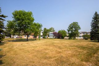 Photo 4: 8 Girdwood Crescent in Winnipeg: East Kildonan Residential for sale (3B)  : MLS®# 202117185