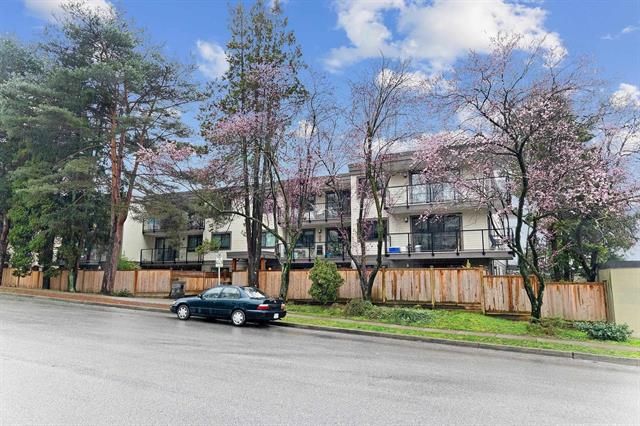 Main Photo: 104 327 W 2nd Street in North Vancouver: Lower Lonsdale Condo for sale : MLS®# R2667509
