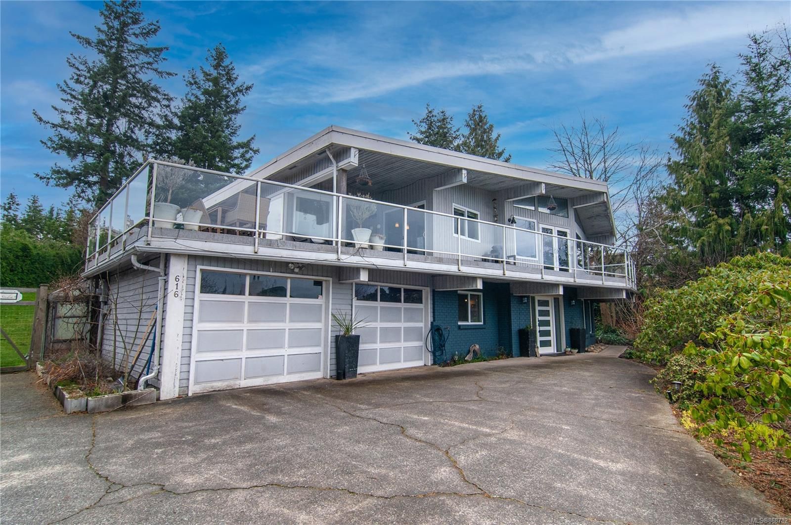 Main Photo: 616 Cormorant Pl in Campbell River: CR Campbell River Central House for sale : MLS®# 868782