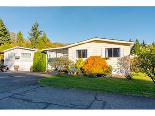 Photo 3: 84 2270 196 Street in Langley: Brookswood Langley Manufactured Home for sale in "Pineridge Park" : MLS®# R2511479