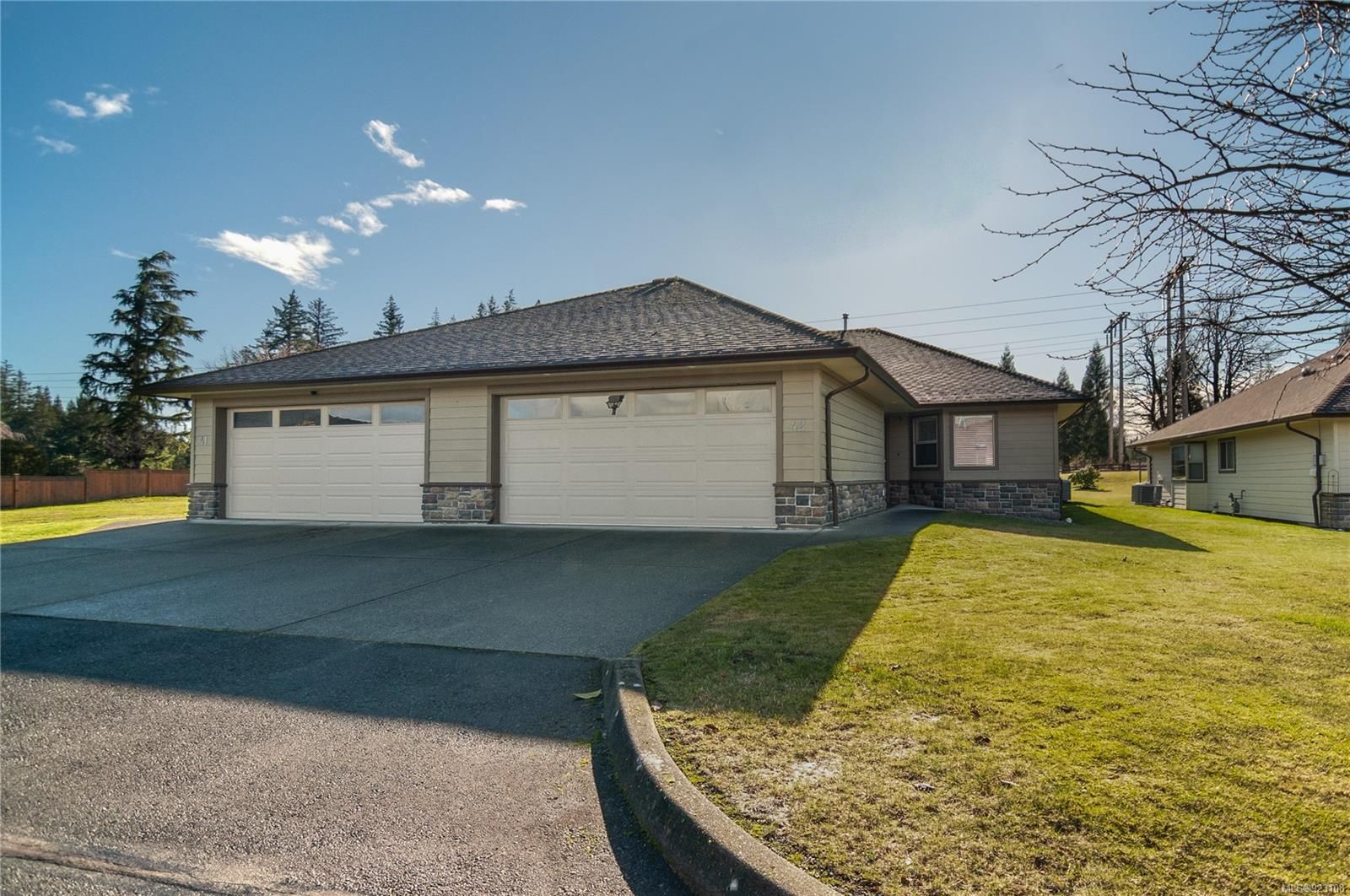 Main Photo: 42 2006 Sierra Dr in Campbell River: CR Campbell River West Row/Townhouse for sale : MLS®# 923108