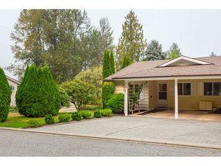 Photo 3: 11 3350 ELMWOOD Drive in Abbotsford: Central Abbotsford Townhouse for sale in "Sequestra Estates" : MLS®# R2515809