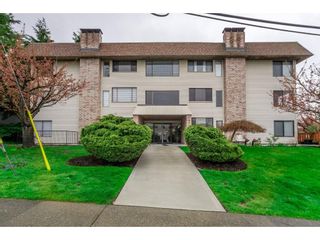 Photo 1: 303 1410 BLACKWOOD Street: White Rock Condo for sale in "CHELSEA HOUSE" (South Surrey White Rock)  : MLS®# R2257779