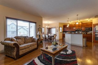 Photo 5: 512 Cresthaven Place SW in Calgary: Crestmont Detached for sale : MLS®# A2016115