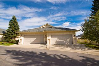 Photo 1: 112 Edgepark Villas NW in Calgary: Edgemont Semi Detached (Half Duplex) for sale : MLS®# A2019412