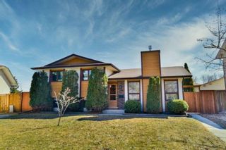 Photo 1: 39 Wendon Bay in Winnipeg: Garden Grove Residential for sale (4K)  : MLS®# 202008423