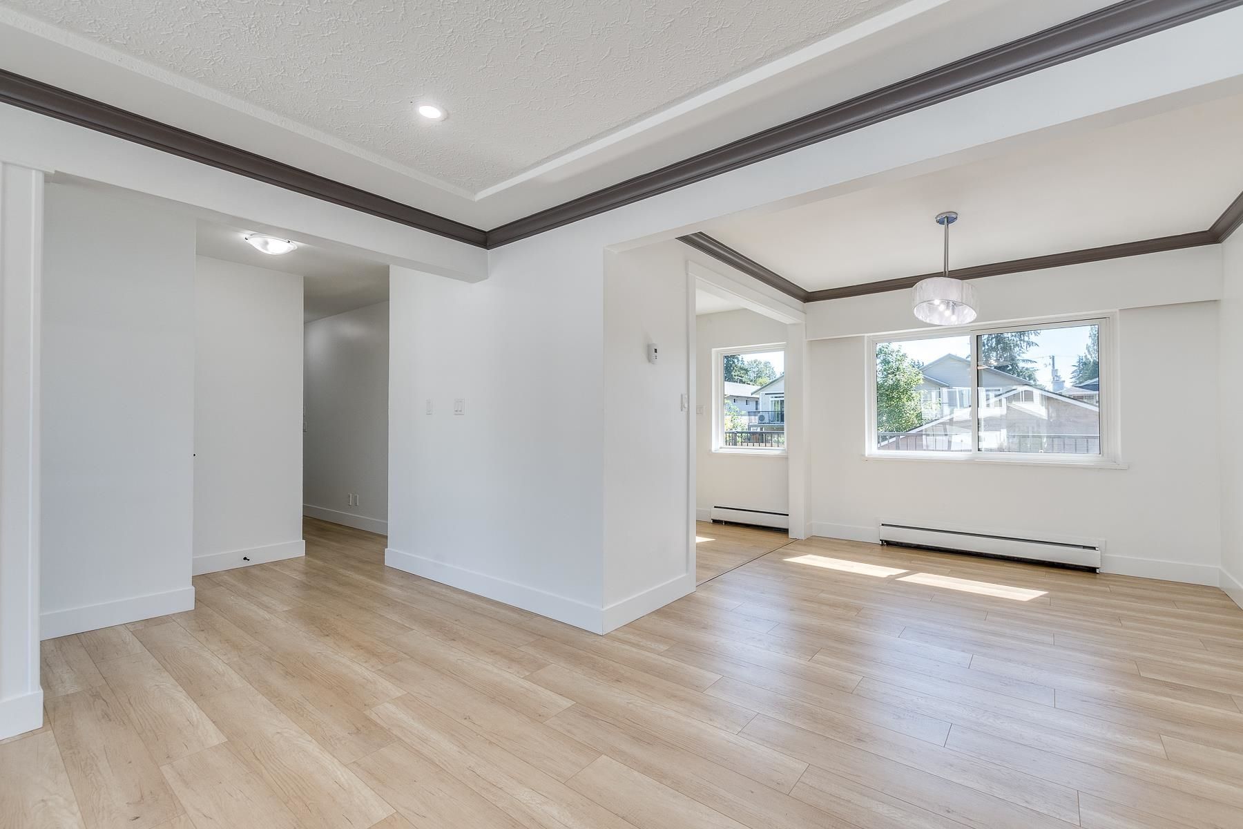 Photo 9: Photos: 3446 LIVERPOOL Street in Port Coquitlam: Glenwood PQ House for sale : MLS®# R2709444