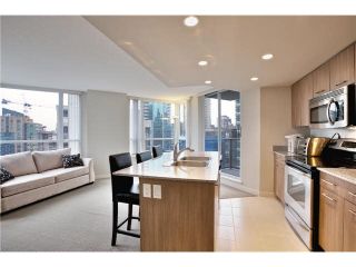 Photo 1: 808 1212 HOWE Street in Vancouver: Downtown VW Condo for sale in "1212 HOWE" (Vancouver West)  : MLS®# V1103940
