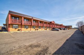Photo 2: 77 rooms Franchise hotel for sale Southern Alberta: Business with Property for sale