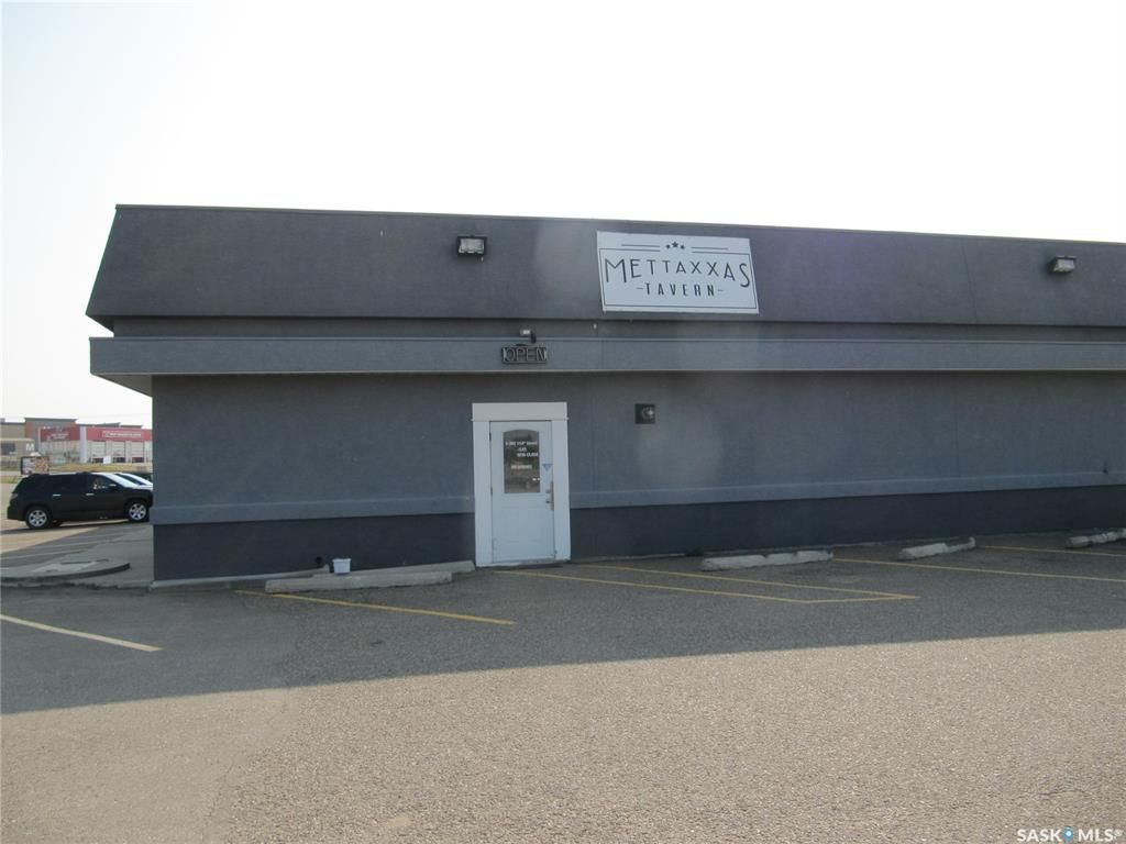 Main Photo: 302 114th Street in North Battleford: Yellow Sky Commercial for lease : MLS®# SK944282