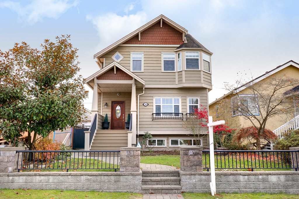 Main Photo: 3516 DUNDAS Street in Vancouver: Hastings East House for sale (Vancouver East)  : MLS®# R2233284