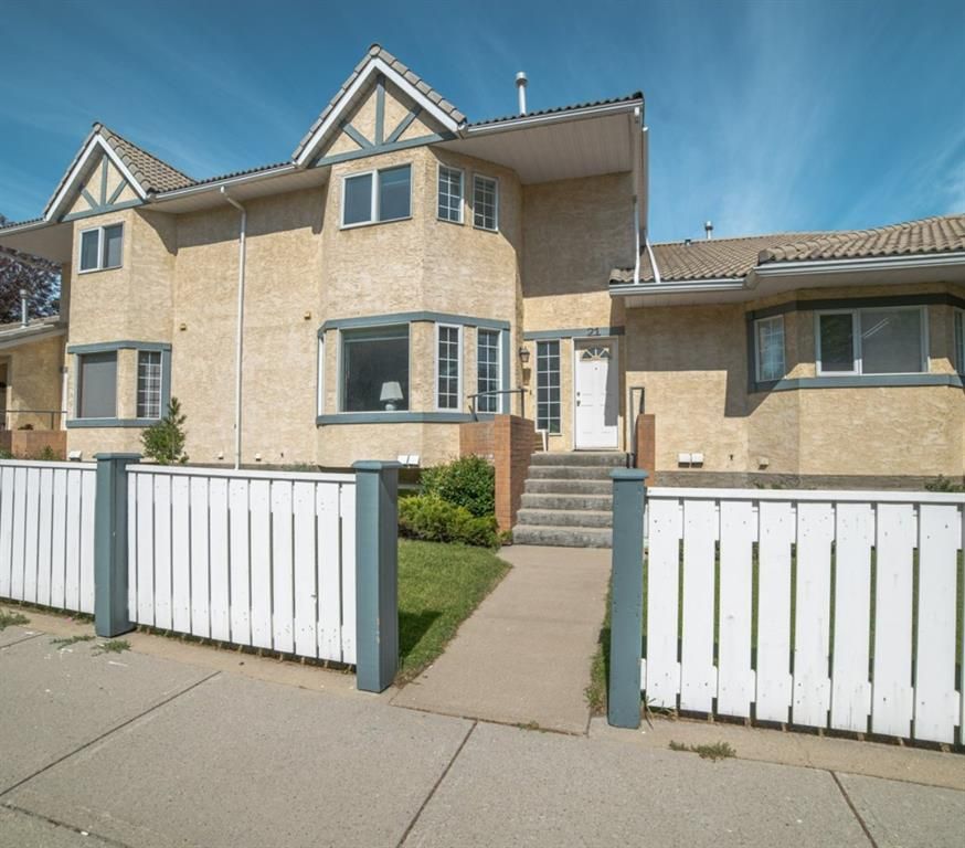 Main Photo: 21 RICHELIEU Court SW in Calgary: Lincoln Park Row/Townhouse for sale : MLS®# A1013241