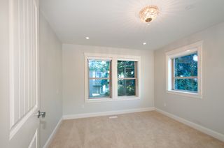 Photo 23: 14716 RUSSELL Ave in South Surrey White Rock: White Rock Home for sale ()  : MLS®# F1421389