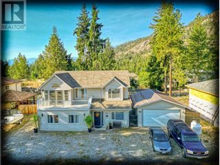 Photo 2: 204 Crown Crescent in Vernon: House for sale : MLS®# 10305997