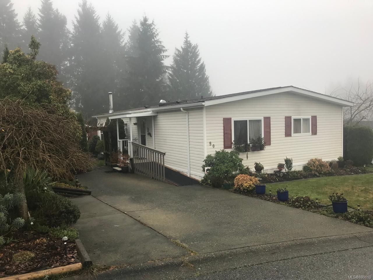 Main Photo: 90 4714 Muir Rd in COURTENAY: CV Courtenay East Manufactured Home for sale (Comox Valley)  : MLS®# 830110