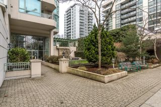 Photo 3: 1002 140 E 14TH Street in North Vancouver: Central Lonsdale Condo for sale in "SPRINGHILL PLACE" : MLS®# R2857180