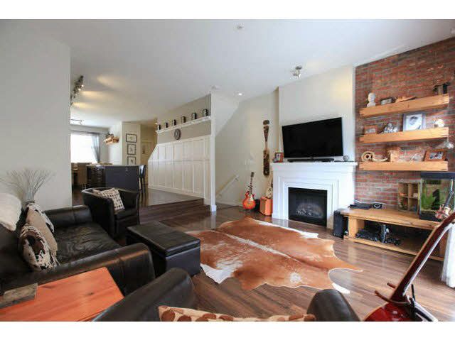 Main Photo: 754 ORWELL Street in North Vancouver: Lynnmour Townhouse for sale in "WEDGEWOOD" : MLS®# V1120850