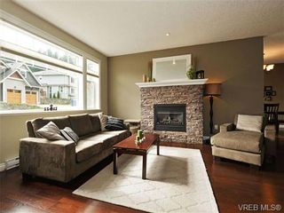 Photo 2: 760 Hanbury Pl in VICTORIA: Hi Bear Mountain House for sale (Highlands)  : MLS®# 714020