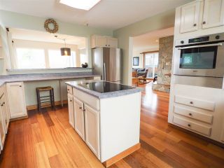 Photo 3: 1005 PANORAMA Place in Squamish: Hospital Hill House for sale in "Hospital Hill" : MLS®# R2442448