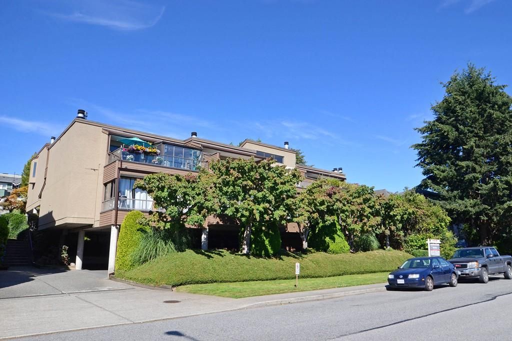 Main Photo: 26 220 E 4TH STREET in North Vancouver: Lower Lonsdale Townhouse for sale : MLS®# R2094449