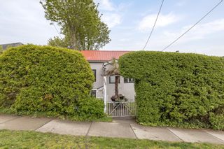 Photo 3: 335 ALBERTA Street in New Westminster: Sapperton House for sale : MLS®# R2685858