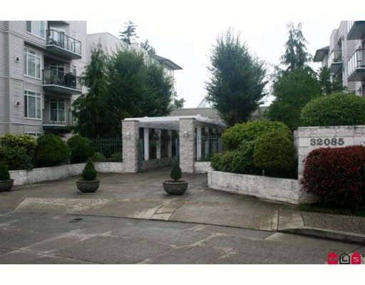 Main Photo: 209 32075 GEORGE FERGUSON Way in Abbotsford: Abbotsford West Condo for sale in "ARBOUR COURT" : MLS®# F2918344