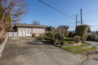 Photo 21: 2395 MATHERS Avenue in West Vancouver: Dundarave House for sale in "Dundarave" : MLS®# R2747439