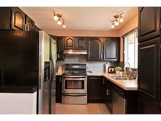 Photo 5: 907 WHITEHILL Way NE in Calgary: Whitehorn Residential Detached Single Family for sale : MLS®# C3634563