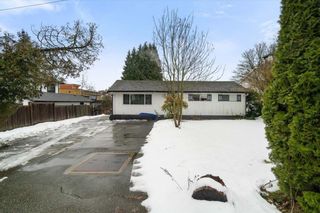 Photo 1: 9232 MCBRIDE Street in Langley: Fort Langley House for sale : MLS®# R2872641
