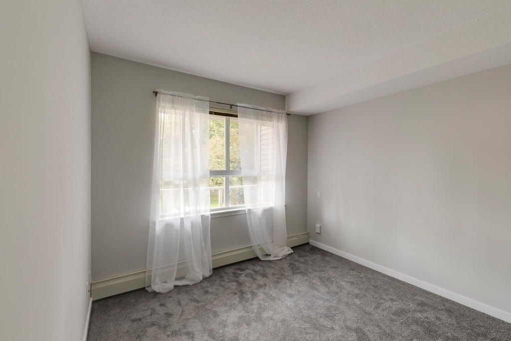 Photo 12: Photos: 202 2266 ATKINS Avenue in Port Coquitlam: Central Pt Coquitlam Condo for sale in "MAYFAIR TERRACE" : MLS®# R2312108