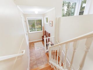 Photo 11: 23041 80 Avenue in Langley: Fort Langley House for sale in "Forest Knolls" : MLS®# R2747114