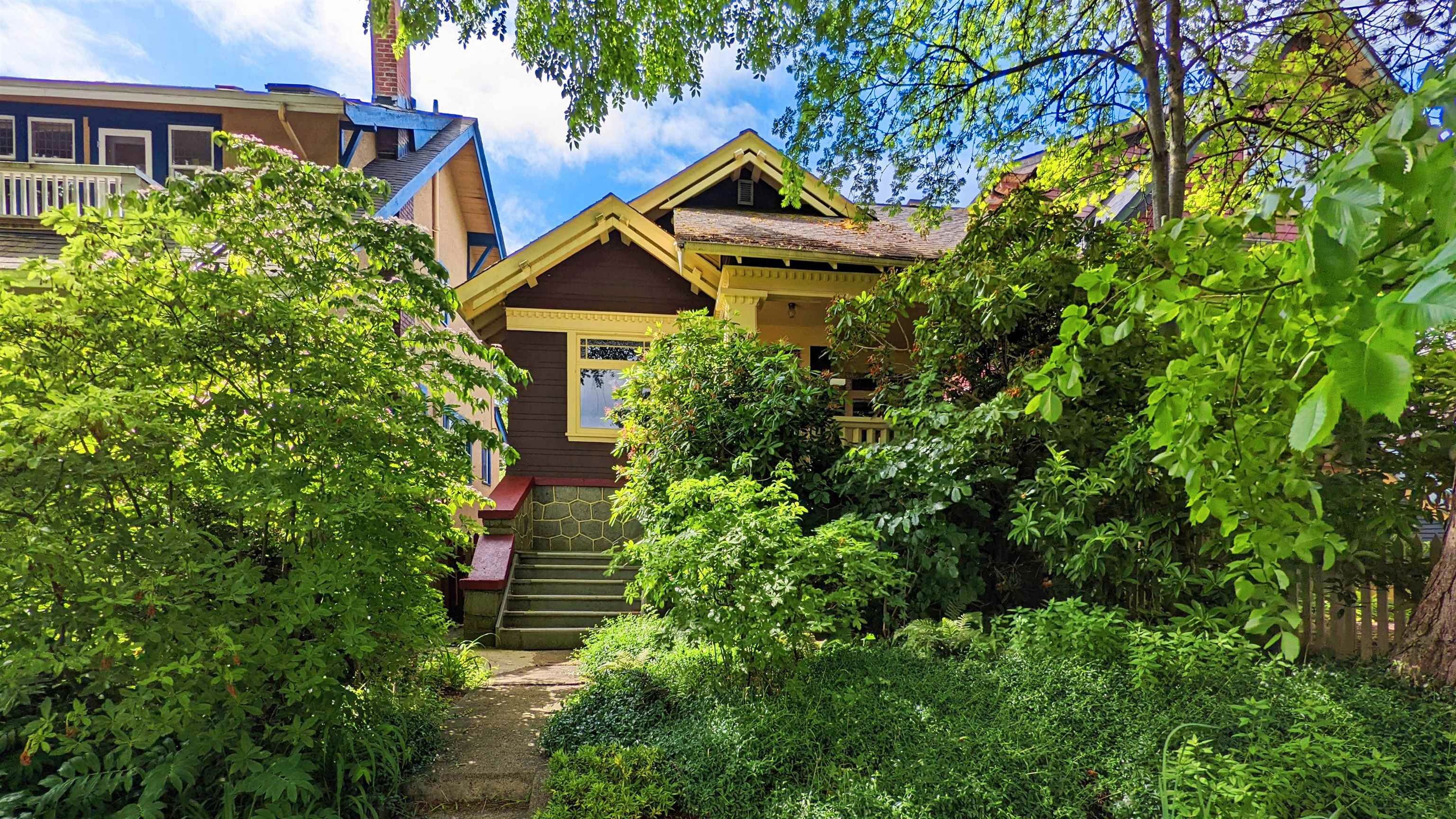 Main Photo: 250 E 23RD Avenue in Vancouver: Main House for sale (Vancouver East)  : MLS®# R2789023