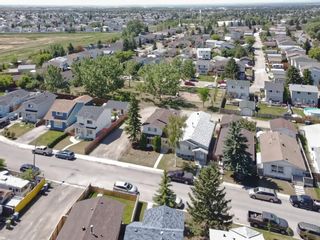 Photo 2: 45 Aberdare Road NE in Calgary: Abbeydale Detached for sale : MLS®# A1110096