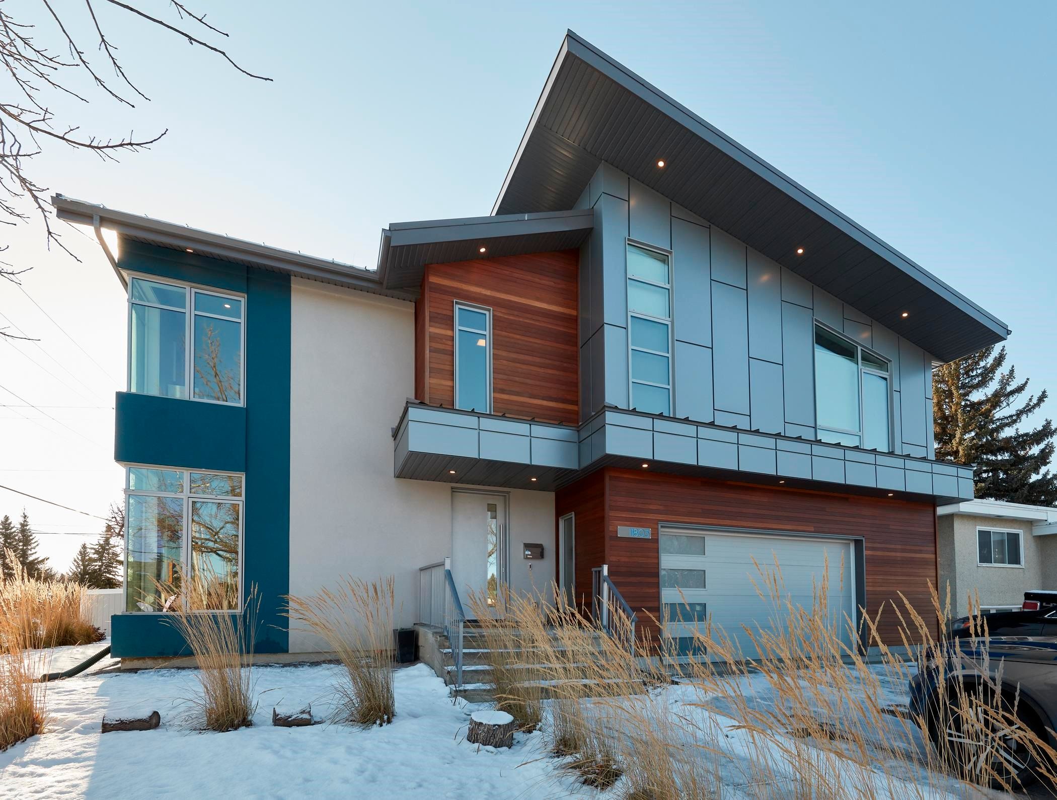 Main Photo: 11803 87 Avenue in Edmonton: Zone 15 House for sale : MLS®# E4269892