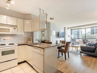 Photo 15: 2403 1189 HOWE Street in Vancouver: Downtown VW Condo for sale in "The Genesis" (Vancouver West)  : MLS®# R2592204