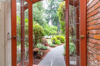 Photo 4: 4490 Copsewood Pl in VICTORIA: SE Broadmead House for sale (Saanich East)  : MLS®# 827841