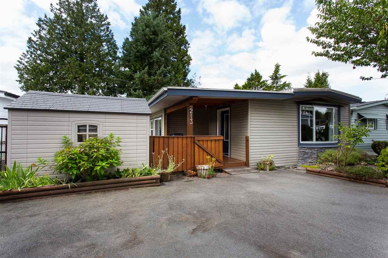 Main Photo: 213 3665 244 Street in Langley: Aldergrove Langley Manufactured Home for sale in "Langley Grove Estates" : MLS®# R2420727