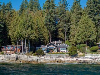 Photo 1: 4043 BROWNING Road in Sechelt: Sechelt District House for sale (Sunshine Coast)  : MLS®# R2837448