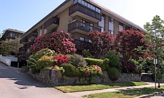Main Photo: 205 120 E 4TH Street in North Vancouver: Lower Lonsdale Condo for sale in "The Excelsior House" : MLS®# R2797922