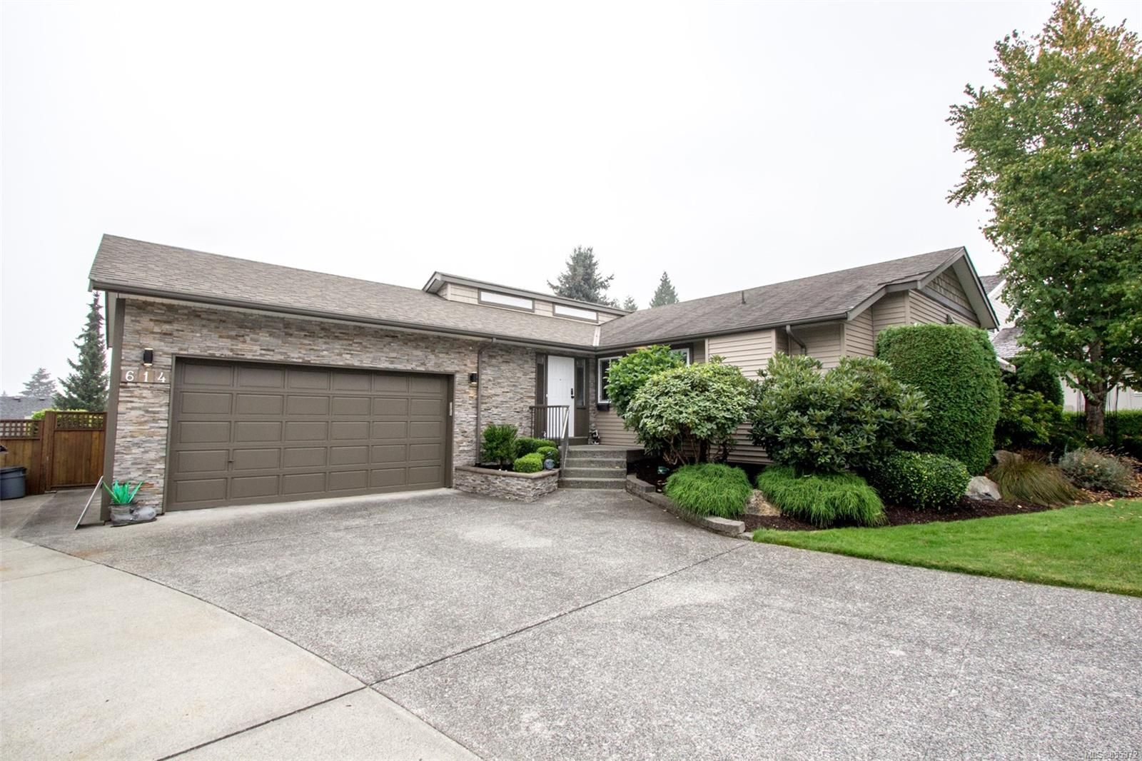 Main Photo: 614 Shaughnessy Pl in Nanaimo: Na Departure Bay House for sale : MLS®# 855372