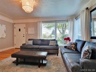 Photo 2: 1434 Lang St in VICTORIA: Vi Oaklands House for sale (Victoria)  : MLS®# 743758