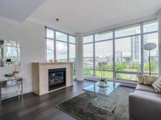 Photo 1: 803 428 BEACH Crescent in Vancouver: Yaletown Condo for sale (Vancouver West)  : MLS®# R2072146