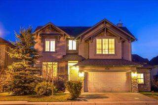 Photo 1: 454 Discovery Ridge Boulevard SW in Calgary: Discovery Ridge Detached for sale : MLS®# A1192926