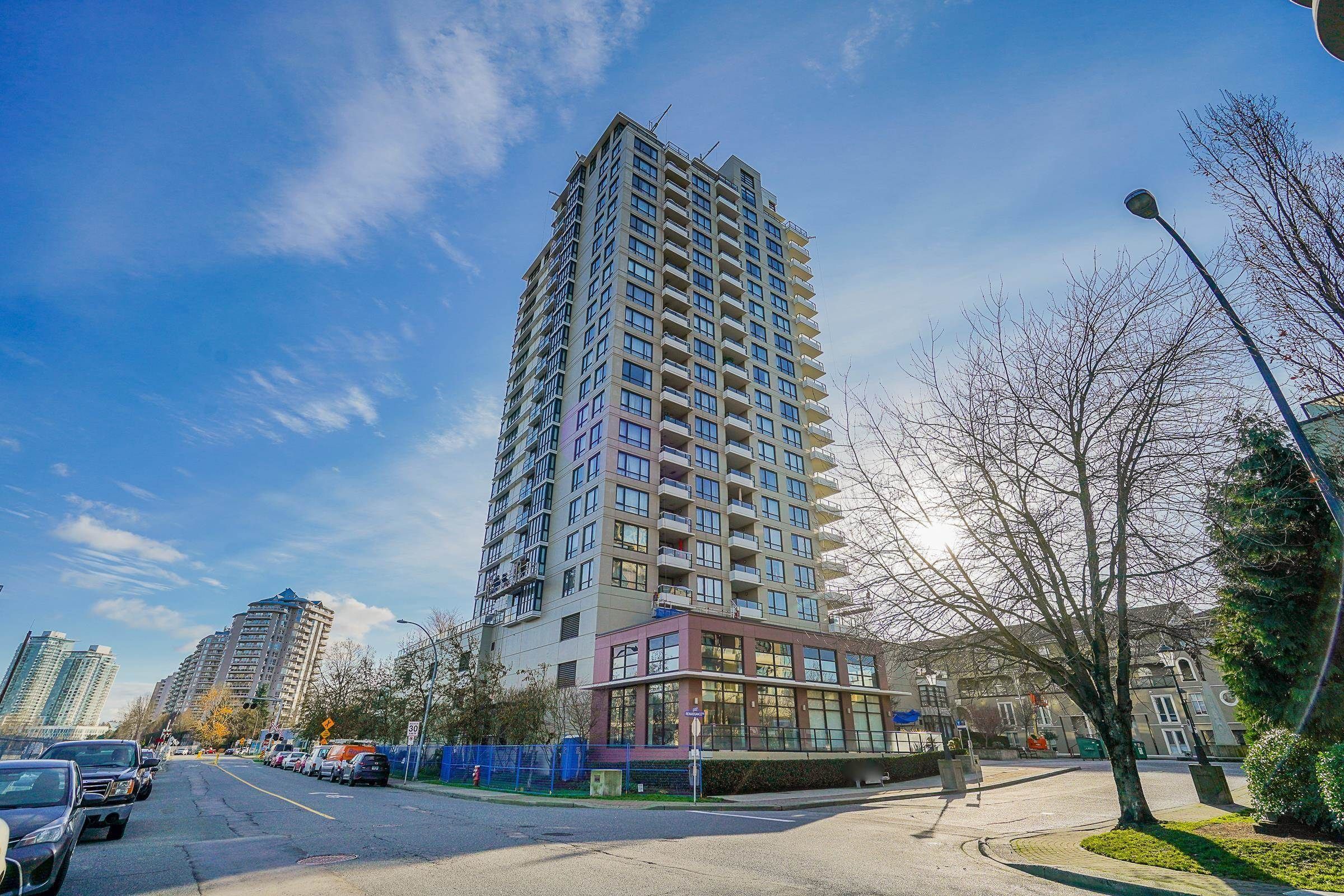 Main Photo: 1006 1 RENAISSANCE Square in New Westminster: Quay Condo for sale : MLS®# R2660246